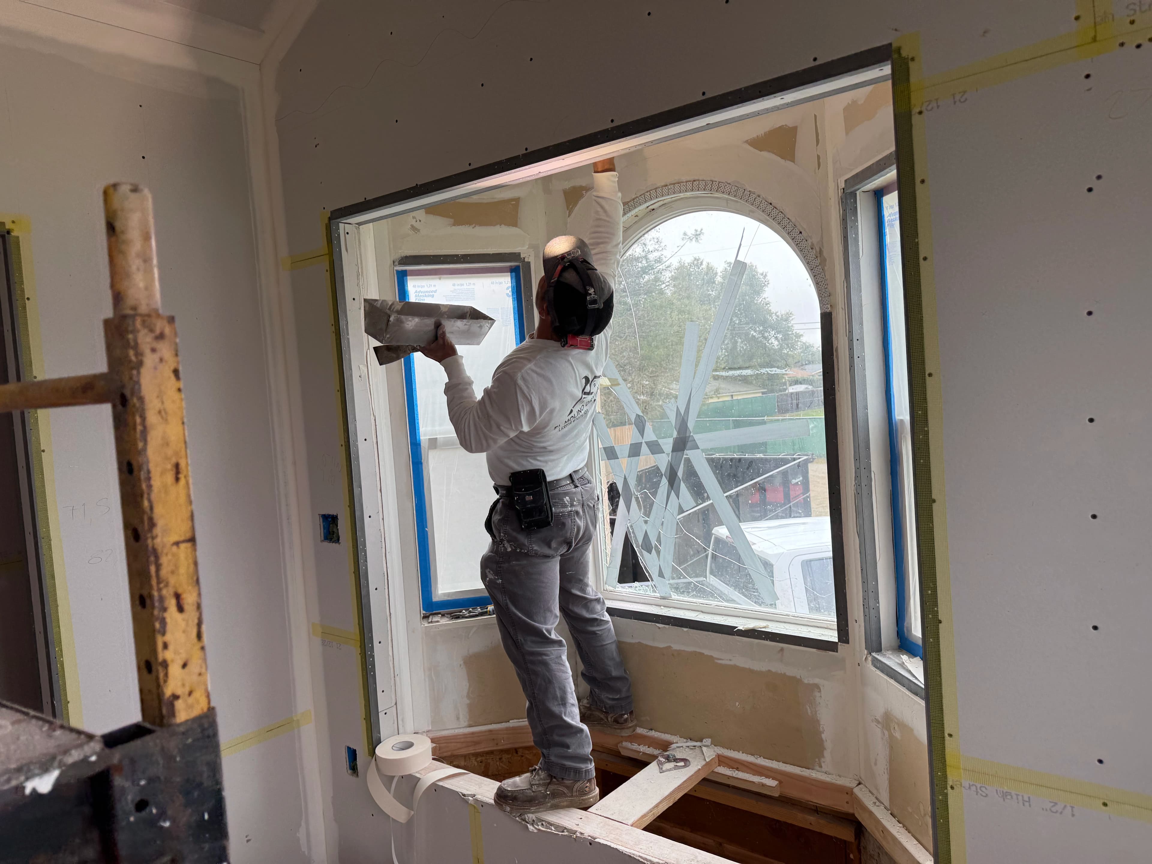 Fast & Reliable Drywall Repair Services for Damaged Walls